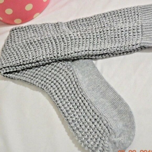 Victorias Secret Signature Cashmere Blend Sequins Waffle Socks NWOT M/L  Cashmer - Picture 1 of 3